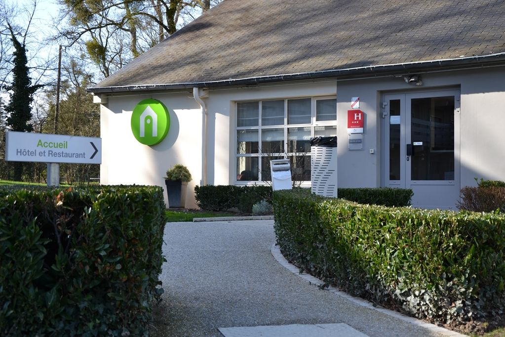 Hotel Campanile Orleans - La Source Exterior foto