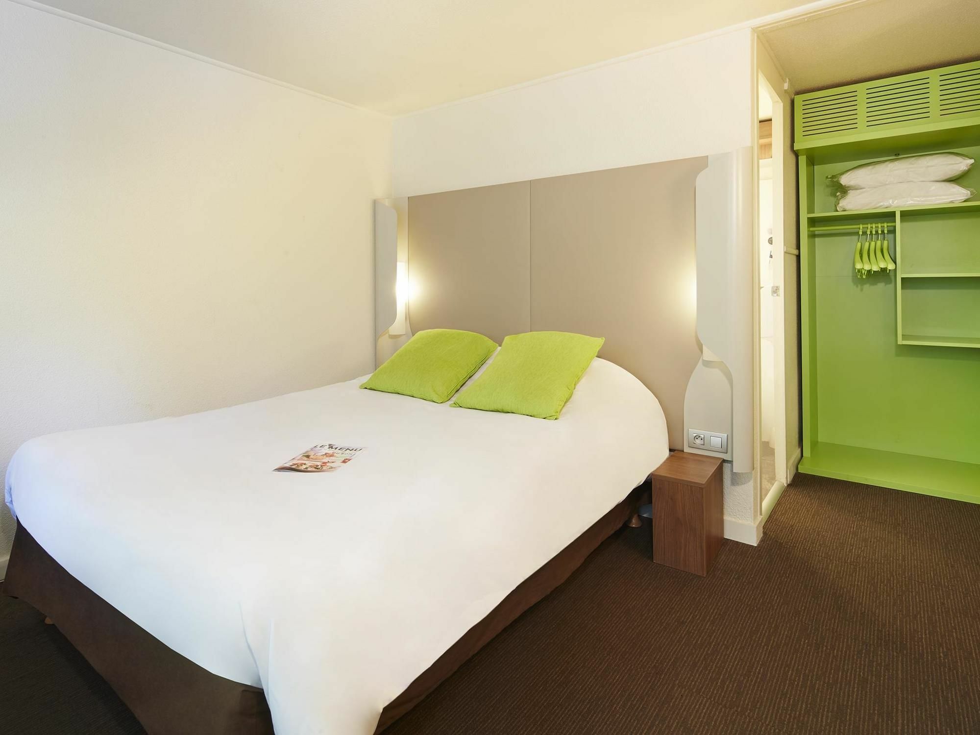Hotel Campanile Orleans - La Source Exterior foto